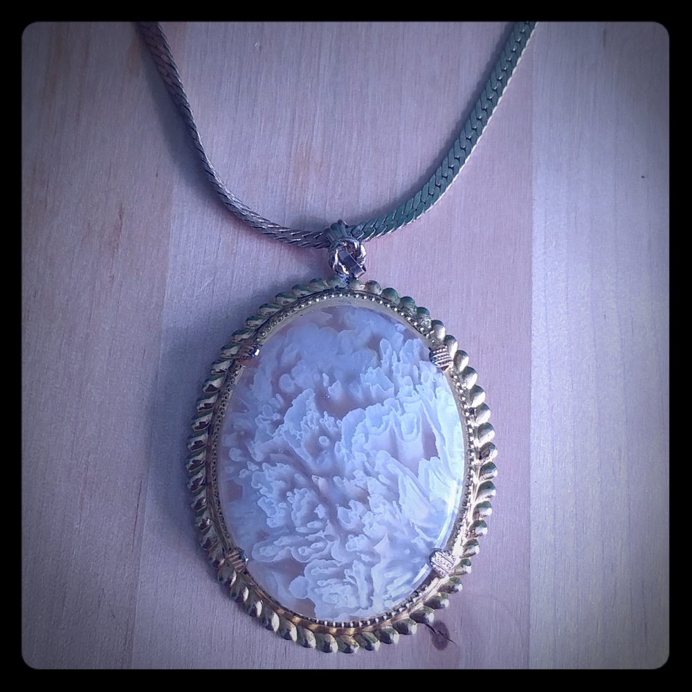 Vintage Agate Pendant Necklace